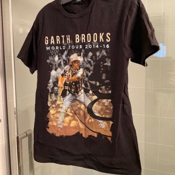 Garth Brooks 2014-2016 World Tour Concert Tee - Picture 2 of 7